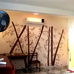 Study Apartments El Malecon